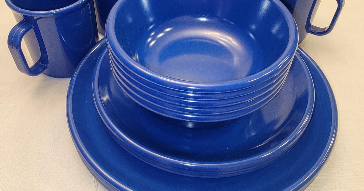 Vintage rubbermaid melamine 16 piece dinnerware for 55 in mansfield