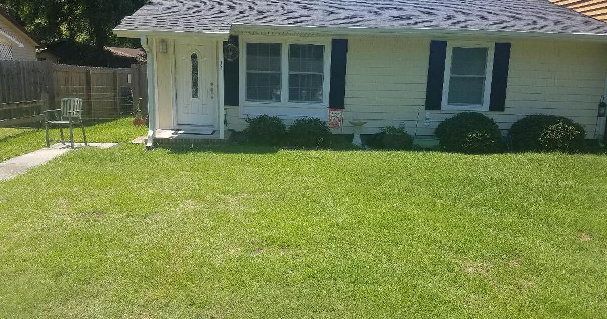 Weekly pet friendly vacation rental one mile to beach for Free in