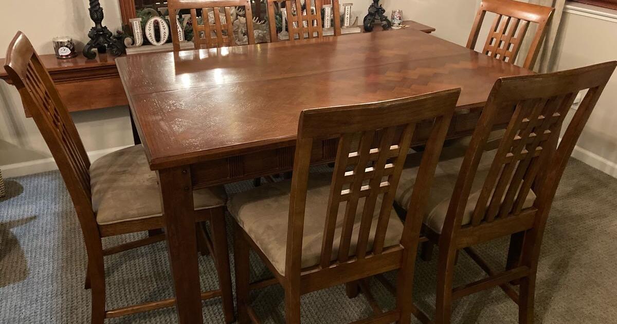 Dining Table & 8 chairs for 100 in Elk Grove, CA For Sale & Free