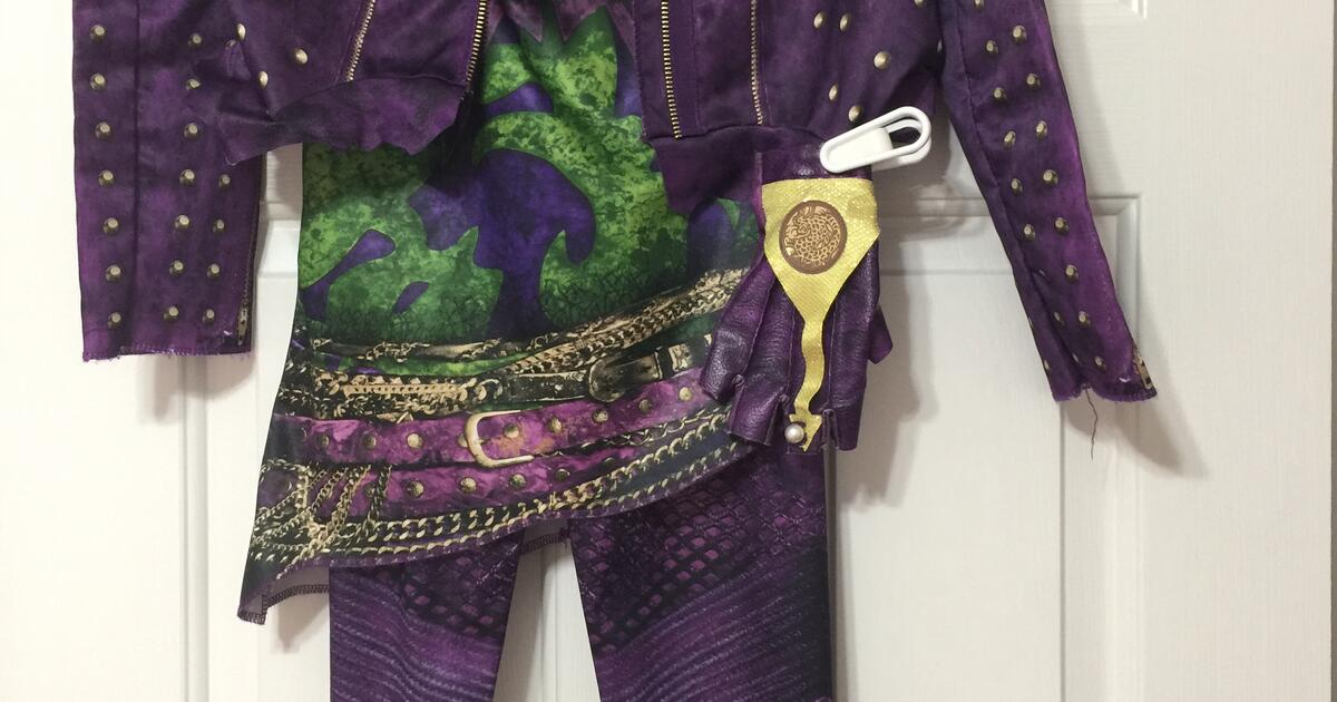 Halloween Costume for 15 in Wilmington, NC For Sale & Free — Nextdoor