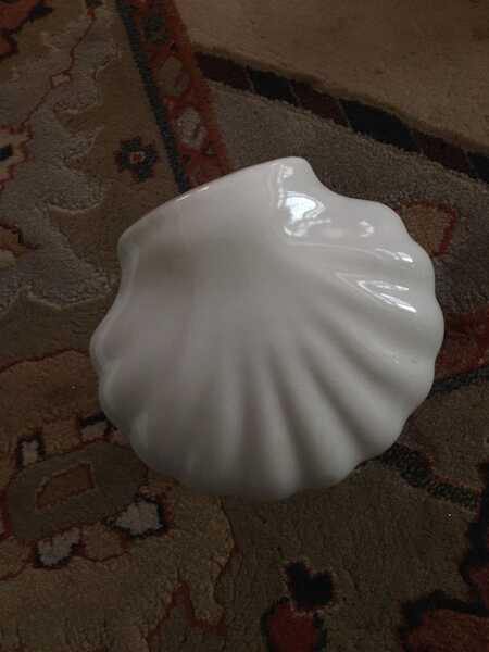 Ceramic shell toilet roll holder 2025