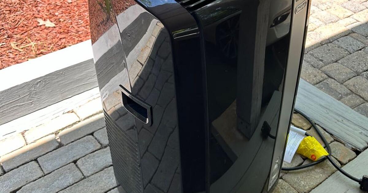 DeLonghi AN125HPEK Portable Air Conditioner for 125 in Salem, SC
