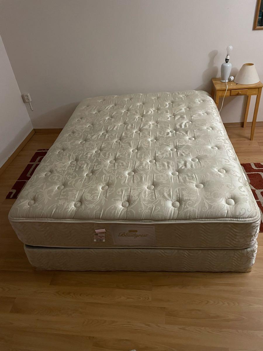 FULL SIZE mattress and box spring for 150 in Damascus, OR For Sale & Free — Nextdoor