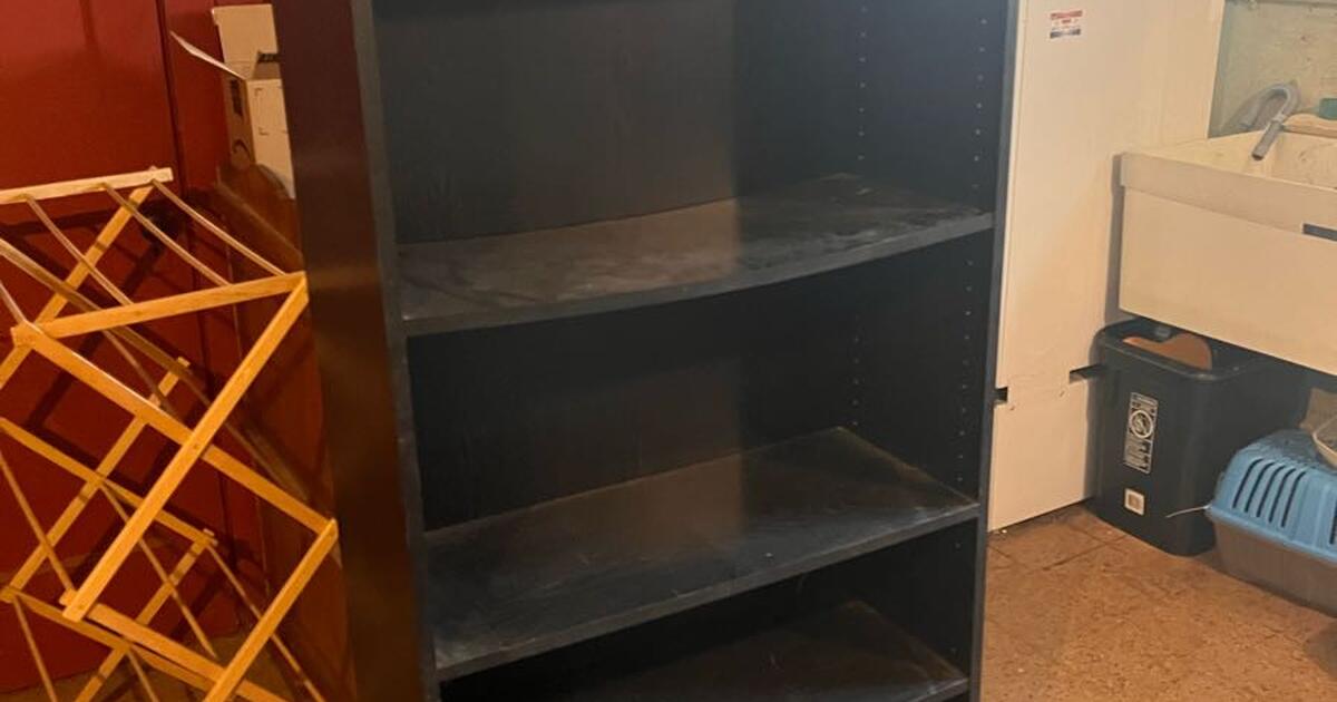 Bookshelf for Free in Cincinnati, OH For Sale & Free — Nextdoor