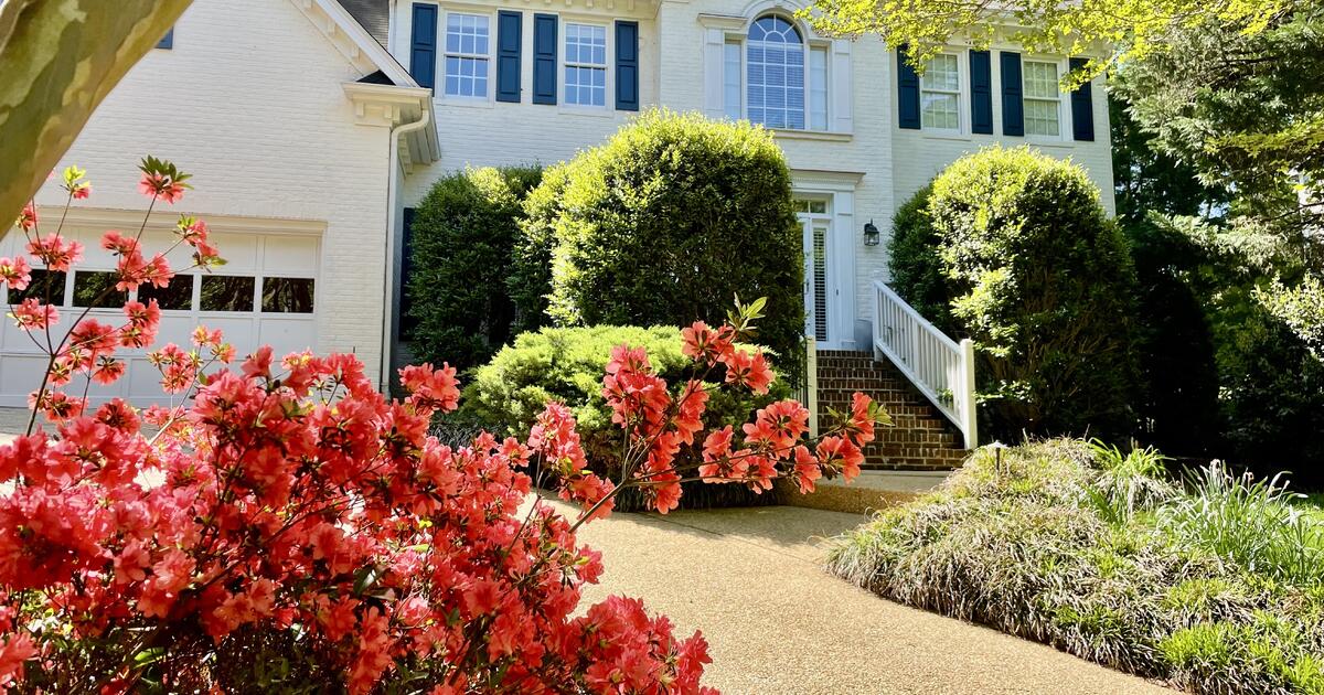 Lochmere Home for Sale located in CulDeSac in Lochside! in Cary, NC