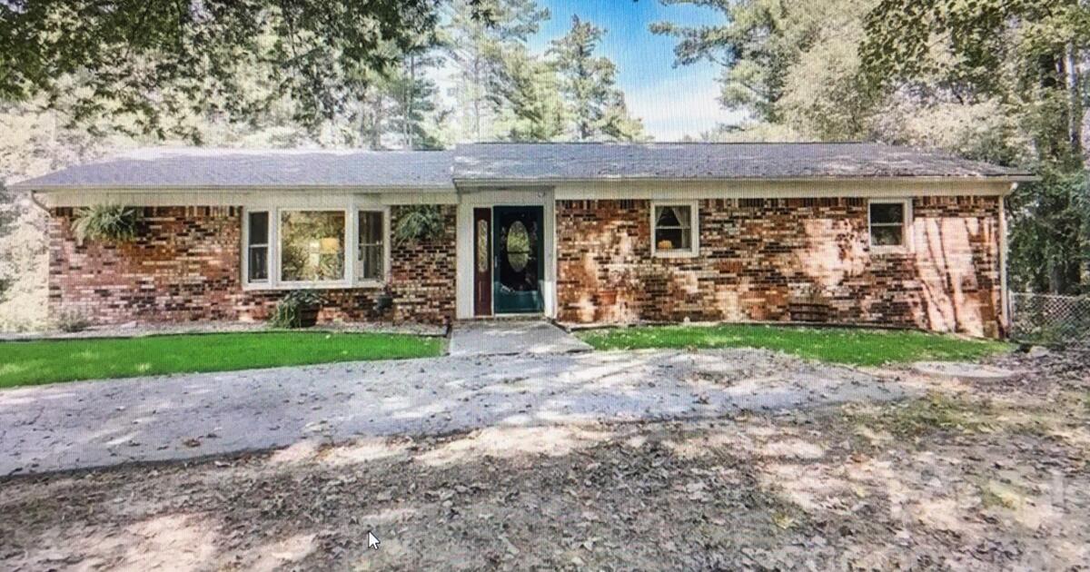 Highly Sought After Haywood Knolls Home for Sale for 444500 in