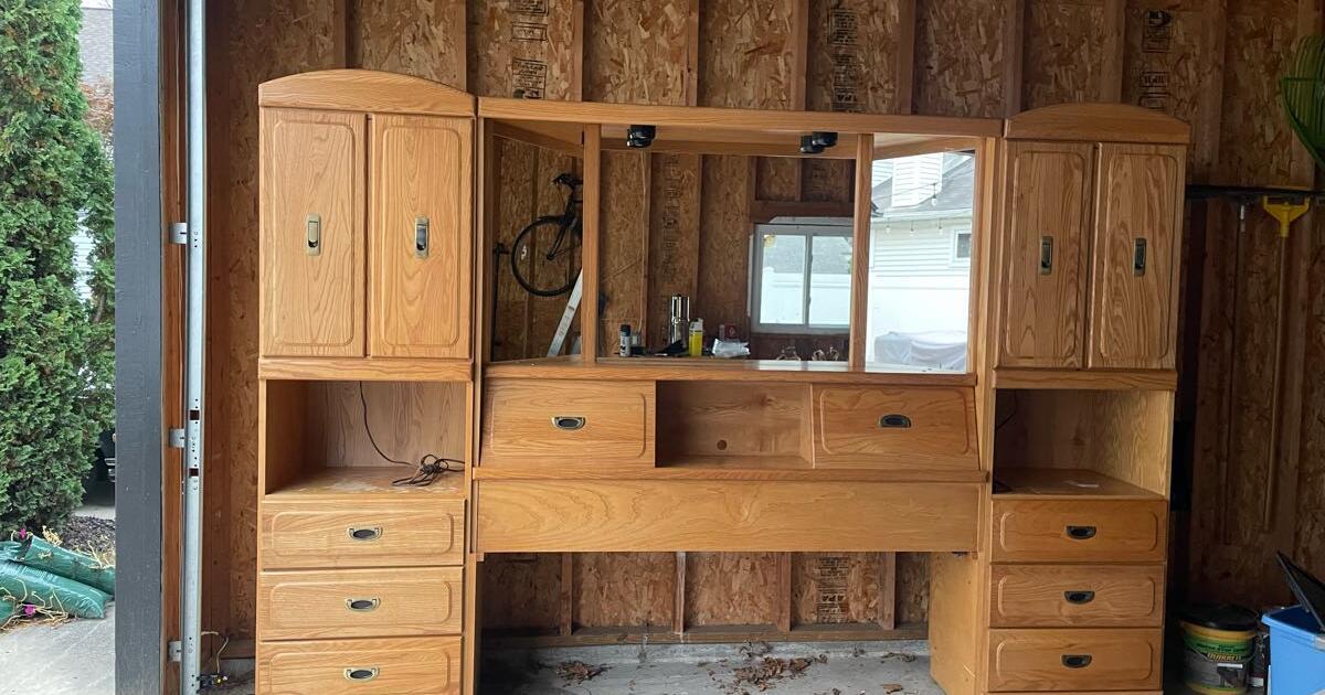 Solid wood high quality bedroom furniture for Free in Birmingham, MI For Sale & Free — Nextdoor