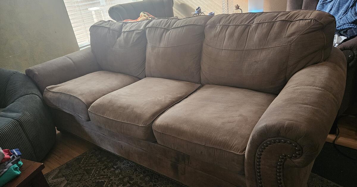 Free Couch for Free in Royal Oaks, CA For Sale & Free — Nextdoor