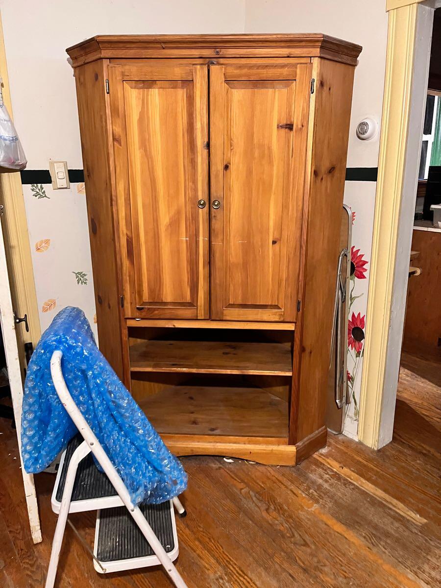 Free furniture you haul for Free in Catonsville, MD For Sale & Free