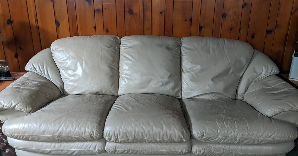 Sleeper Sofa for Free in Cincinnati, OH For Sale & Free — Nextdoor