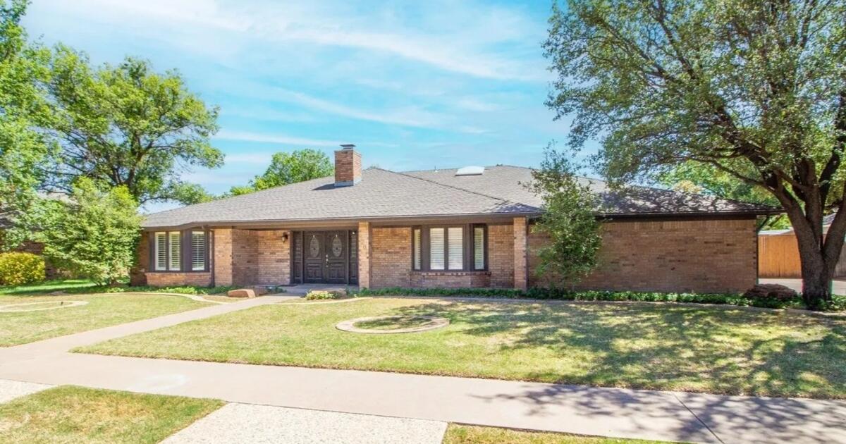 Beautiful 3 beds 2.5 bath in Kingsgate in Lubbock, TX For Sale & Free