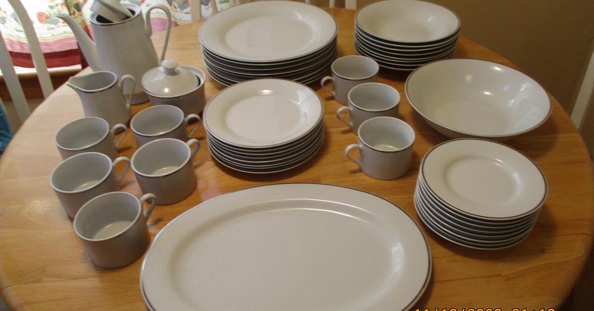 LIKE NEW , 47 Piece Gibson Elite China Dinnerware Set for $25 in ...