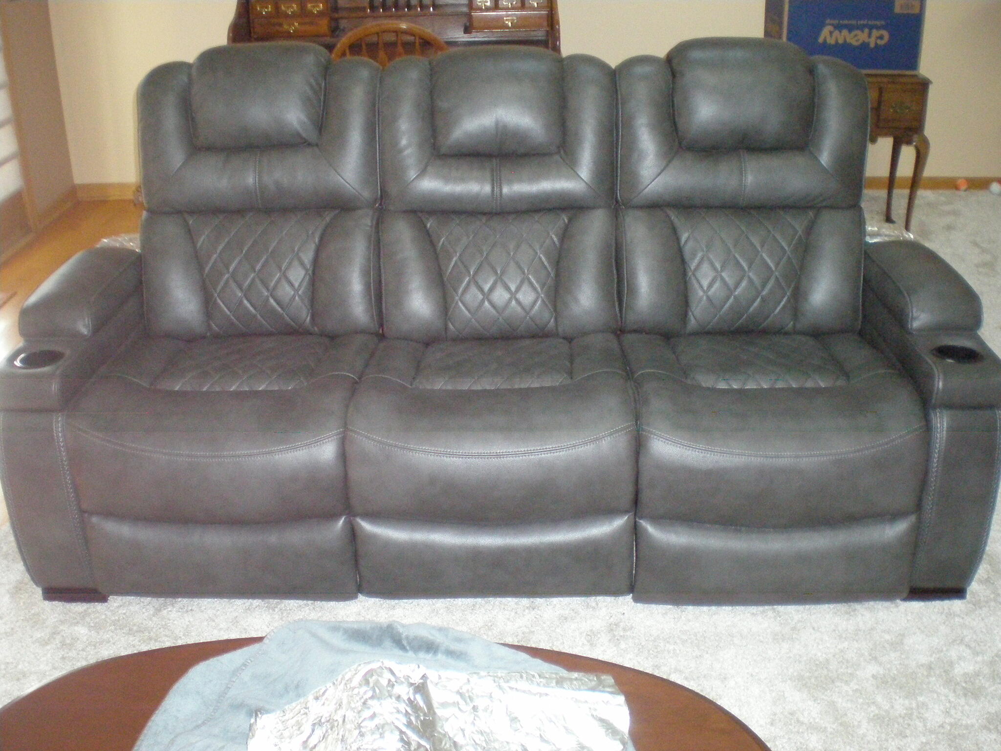 bobs furniture electric recliner, sofa usb, cupholders for 560 in