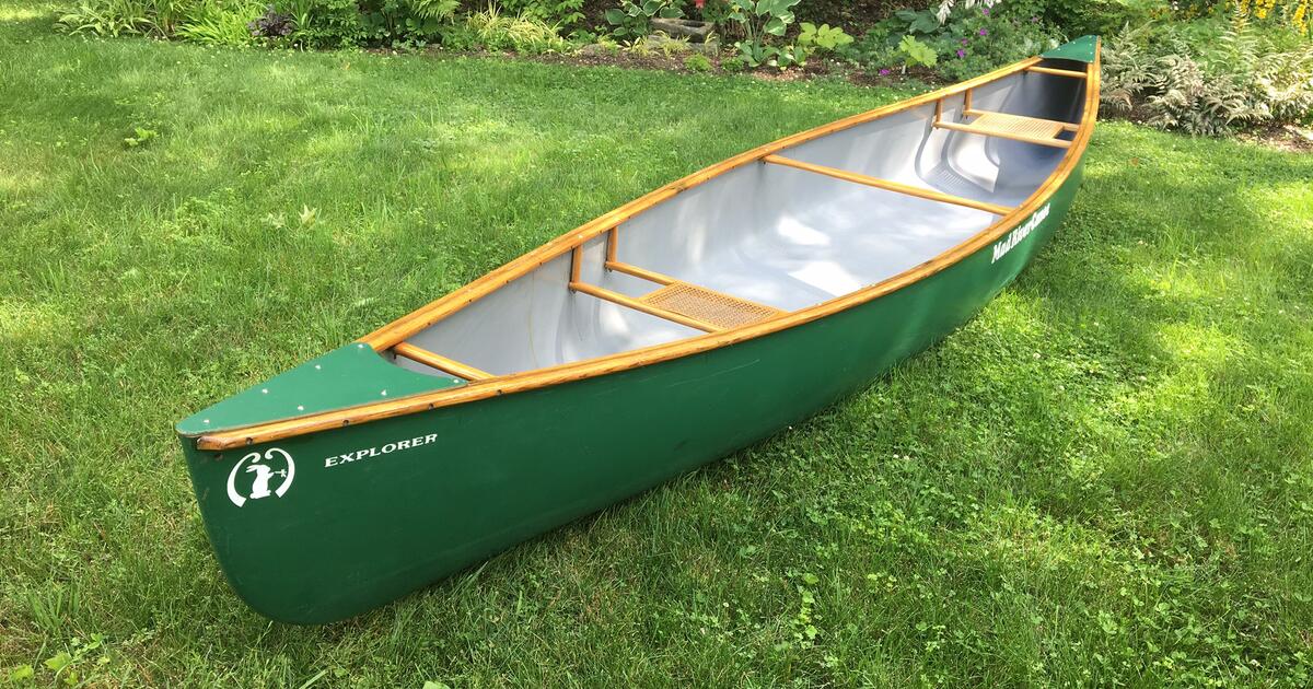 Mad River Explorer Canoe In Shutesbury, Ma 