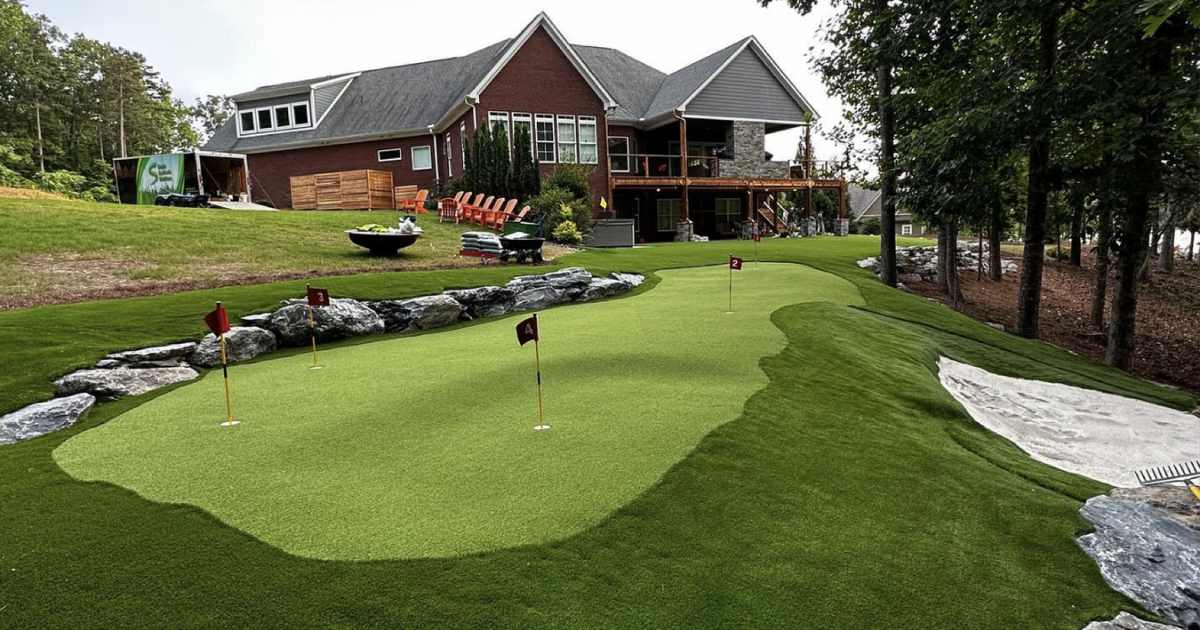 Artificial lawn and putting green for Free in Murrells Inlet, SC For