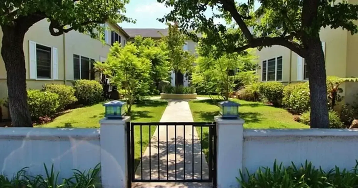 Santa Monica 2BR/1BA Furnished Apartment Sublet 30+ days minimum for