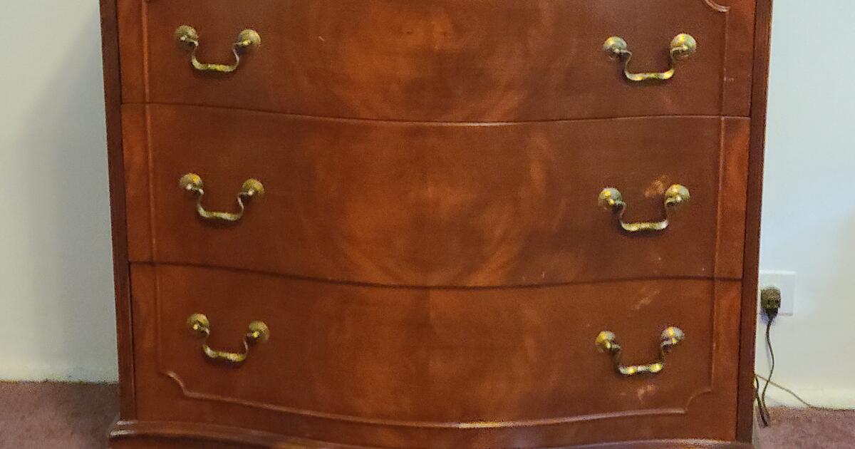 Dresser for 70 in Lake Barrington, IL For Sale & Free — Nextdoor