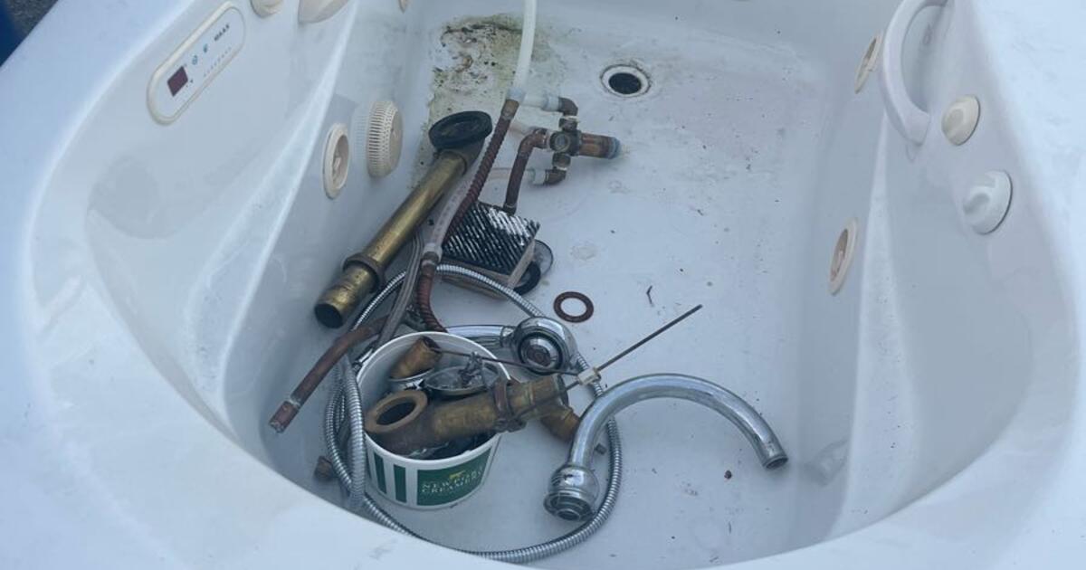 Maax jacuzzi tub for Free in Newport, RI | For Sale & Free — Nextdoor