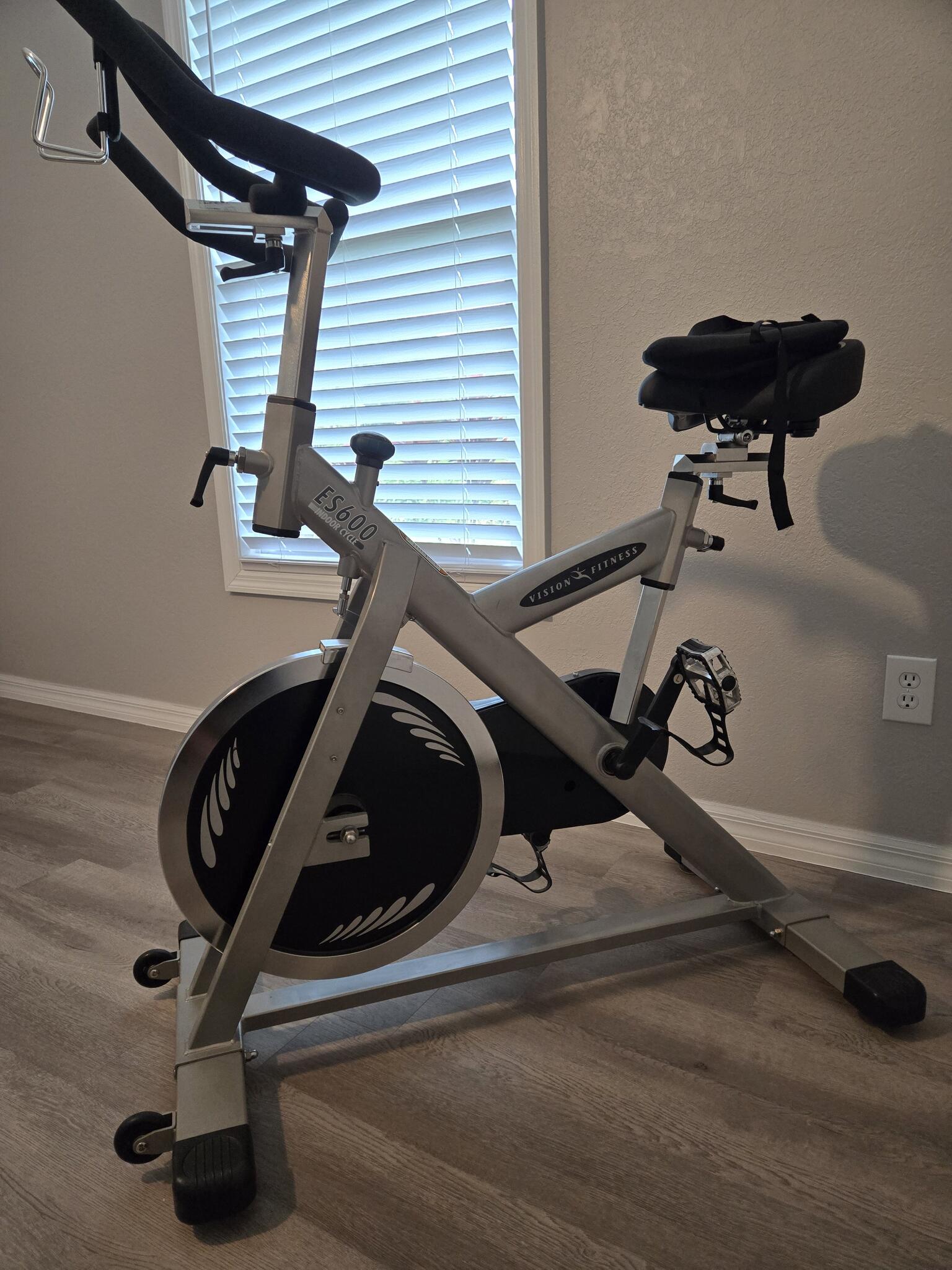 Vision Fitness ES600 Indoor Bike For $125 In Hilliard, OH For