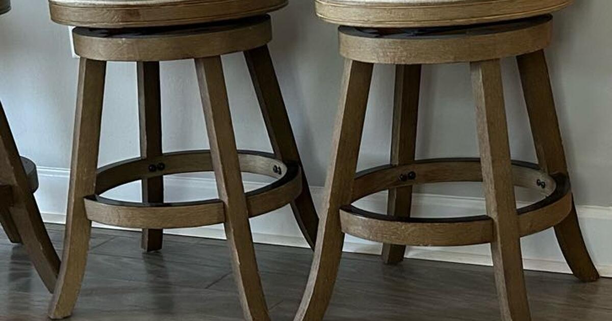Bar stools for 70 in Sarasota, FL For Sale & Free — Nextdoor