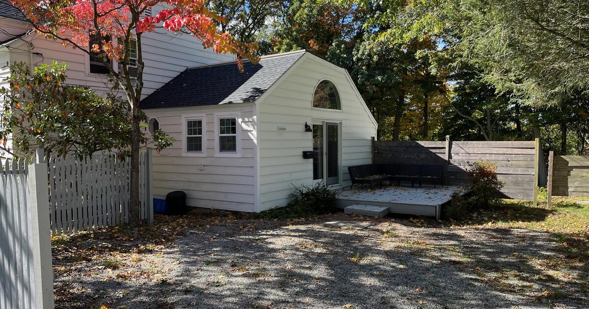 Westport Studio Apartment for Rent for 2000 in Westport, CT For Sale