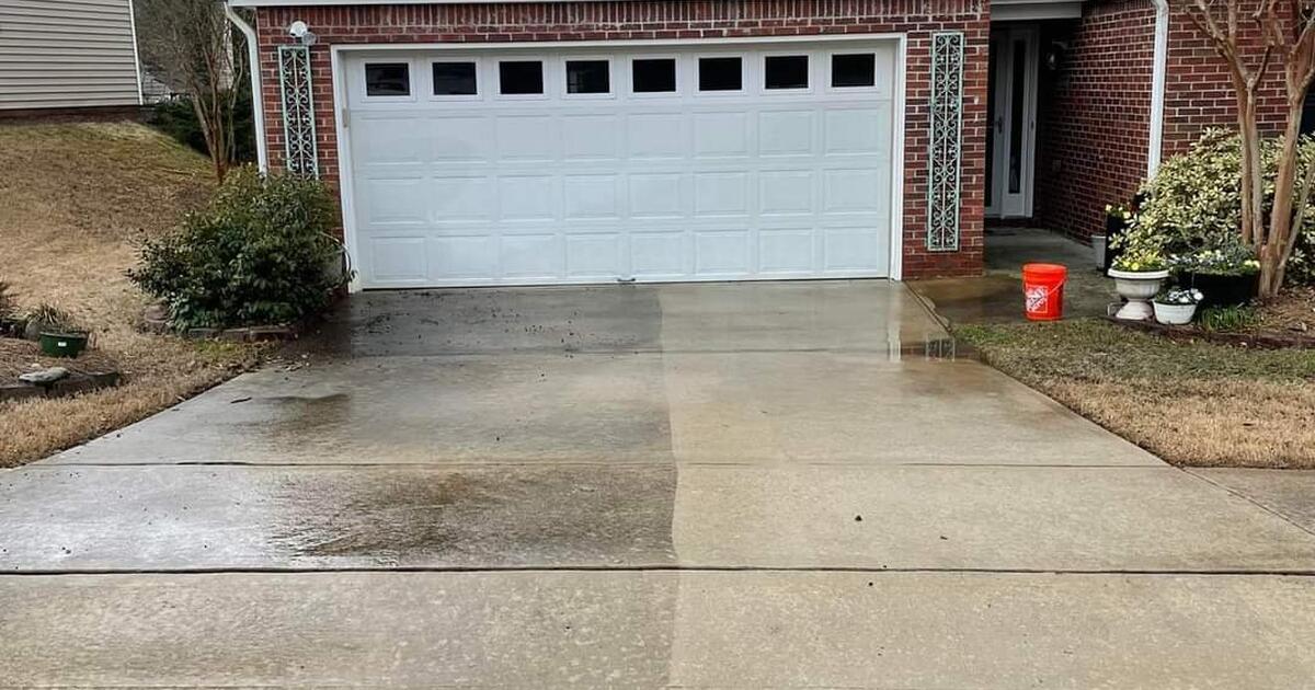 Driveway Cleaning Includes Walkway Sidewalk in Brownsville, TX For