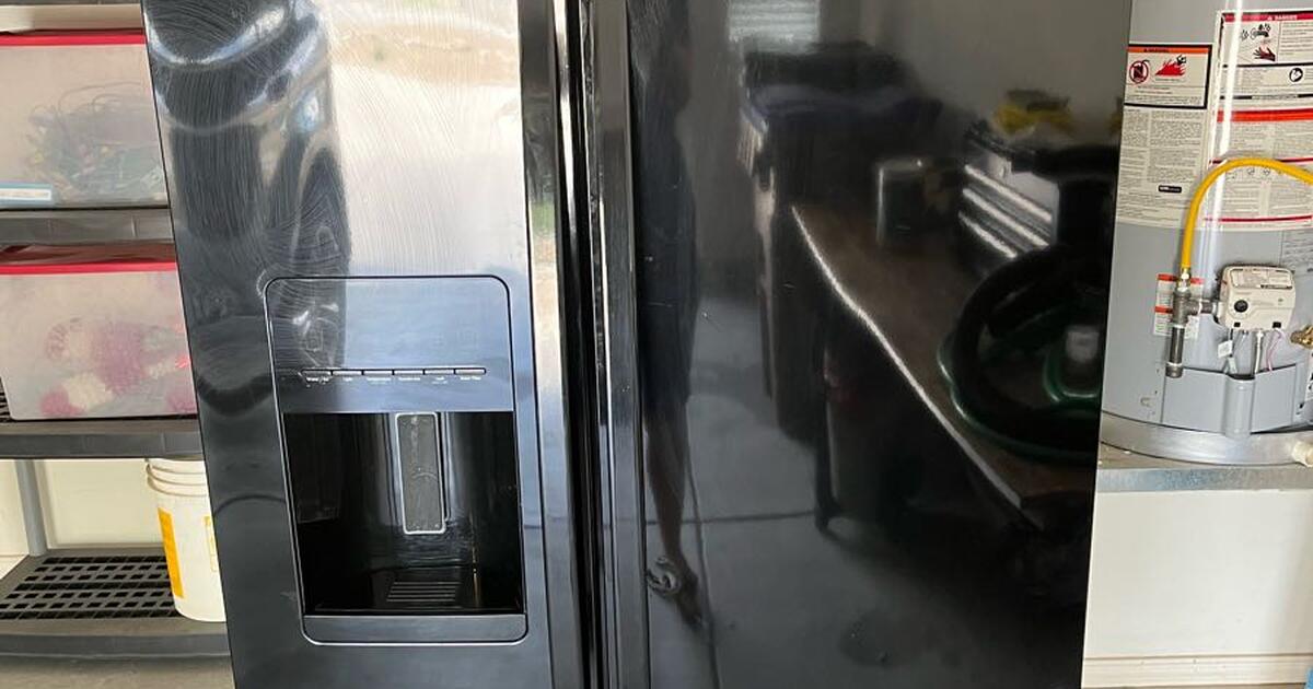 Kenmore (Whirlpool) Refrigerator for 175 in Tucson, AZ For Sale