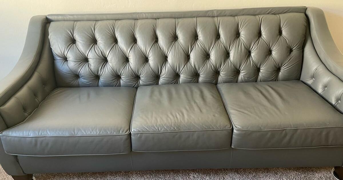 Beautiful, “Flexsteel” top grain leather couch for 200 in Prescott Valley, AZ For Sale & Free