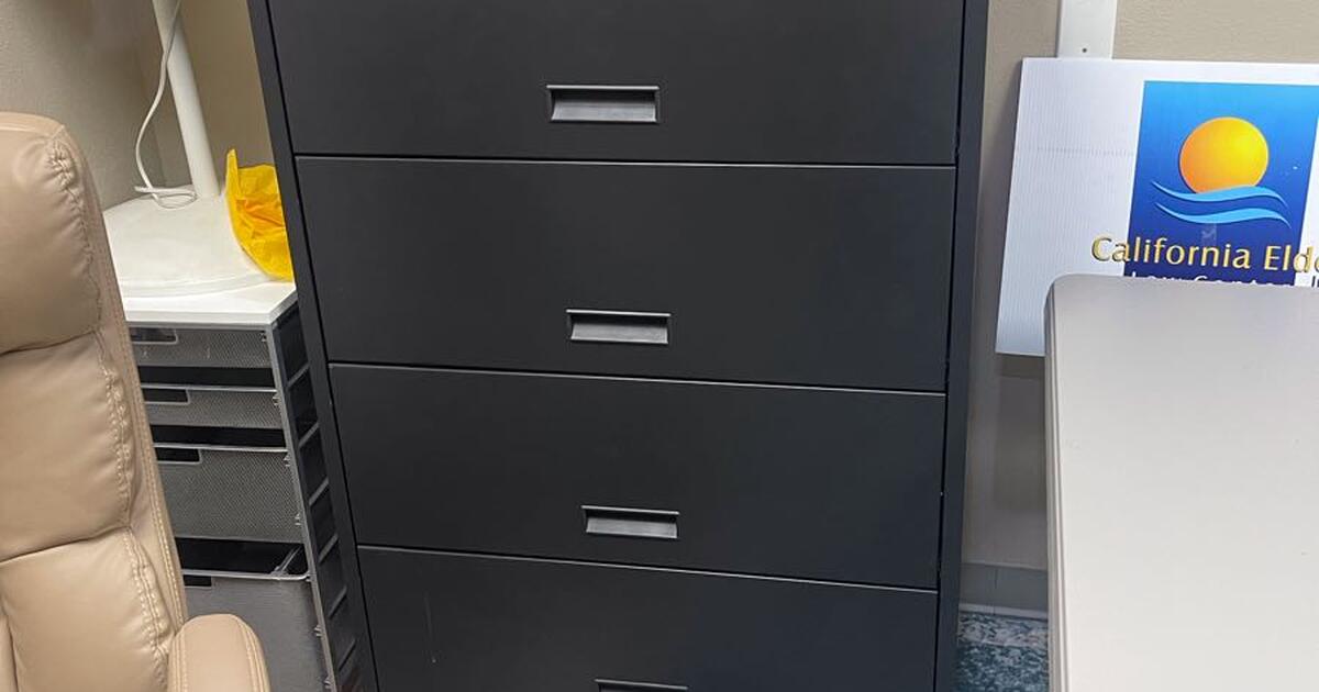 Free office furniture for Free in La Quinta, CA For Sale & Free