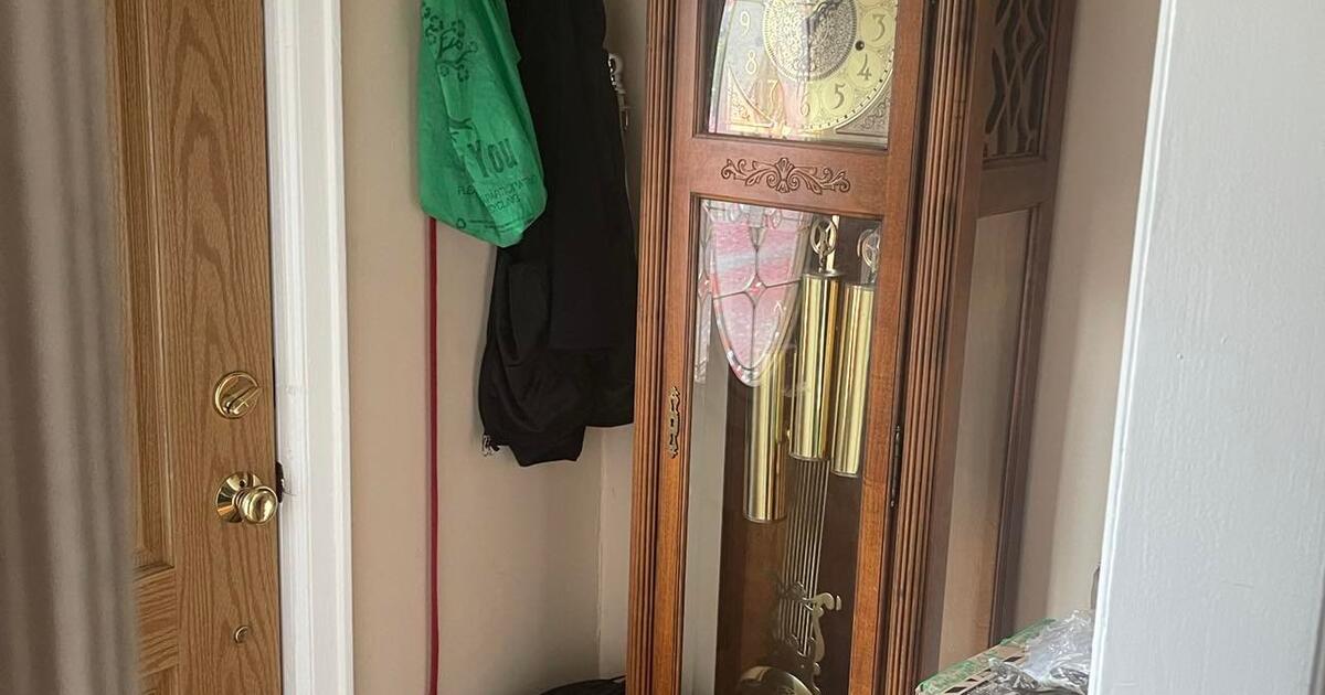 Howard Miller Grandfather Clock for 150 in Staten Island, NY Finds — Nextdoor
