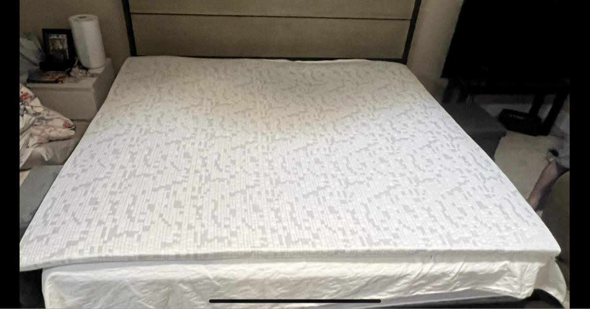 Macys King Mattress Topper for Free in Portland, OR For Sale & Free