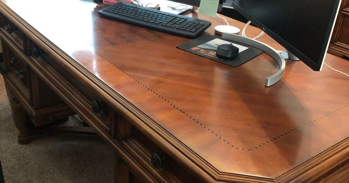 EXECUTIVE OFFICE FURNITURE SET for 650 in Temecula, CA Finds — Nextdoor