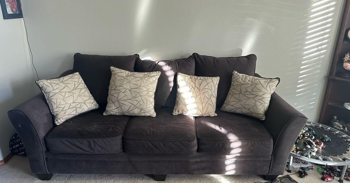 Couches for 400 in Puyallup, WA For Sale & Free — Nextdoor