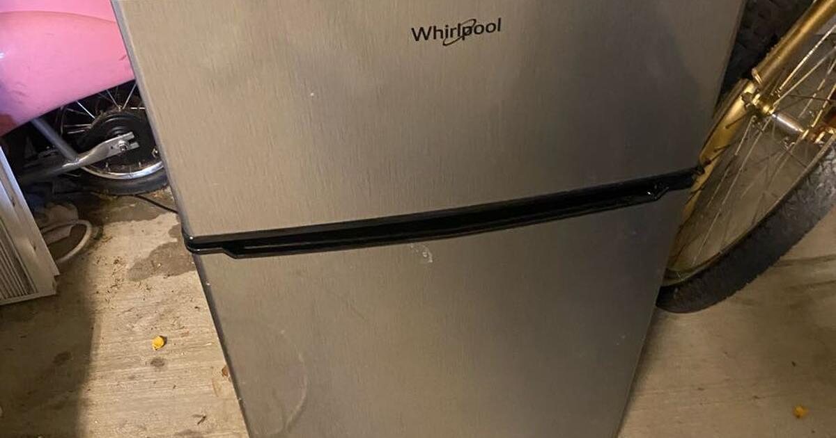 Mini fridge for 55 in Baton Rouge, LA For Sale & Free — Nextdoor