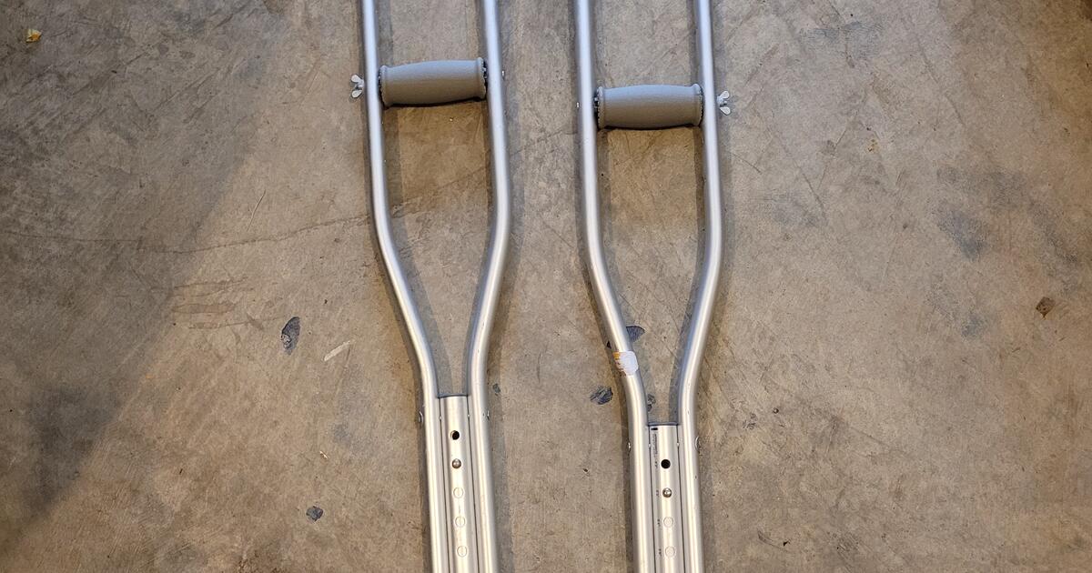 Crutches small adult for Free in Arlington, VA Finds — Nextdoor