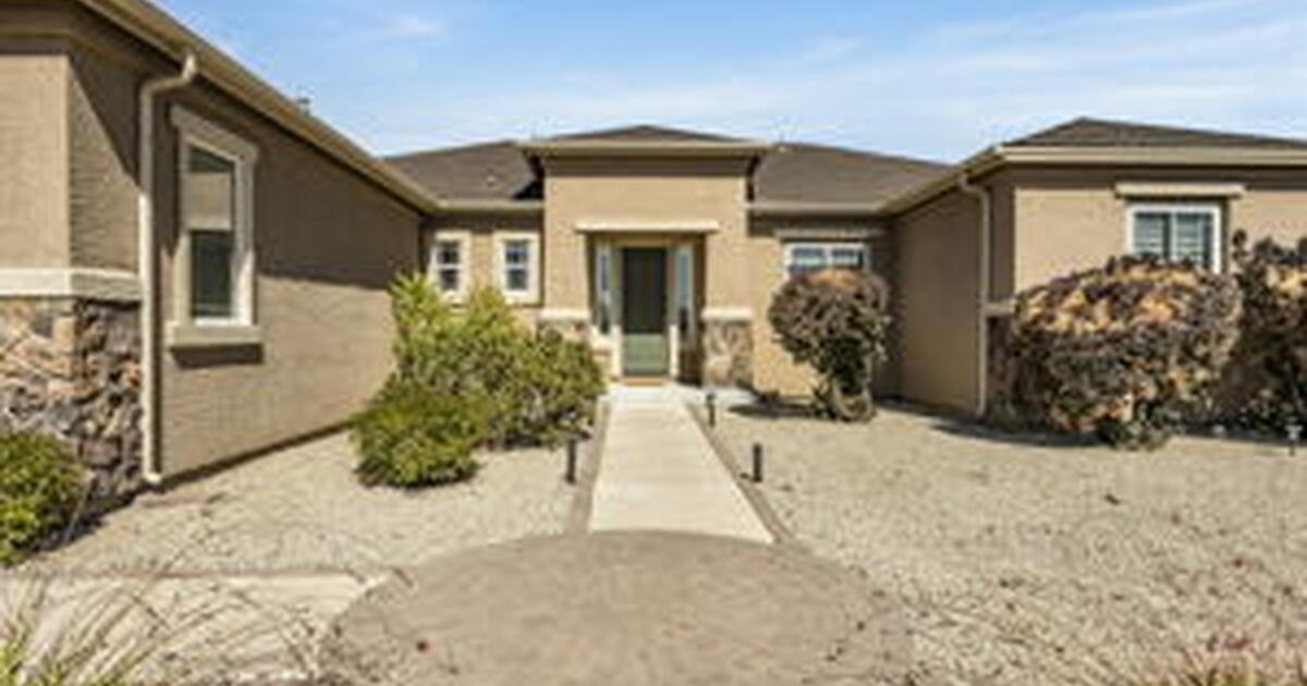 HUGE ESTATE SALE & OPEN HOUSE Autumn Trails 923 & 924 8am 4pm in