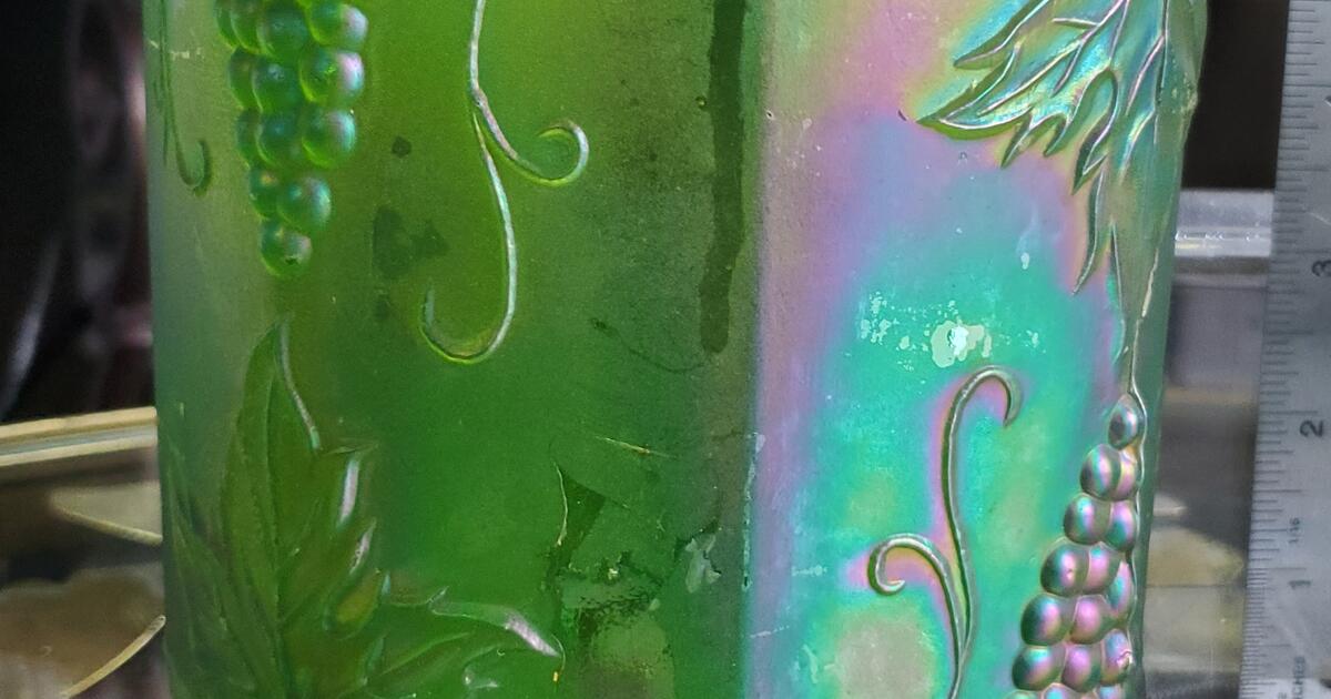Carnival green glass canister for 30 in Las Vegas, NV For Sale