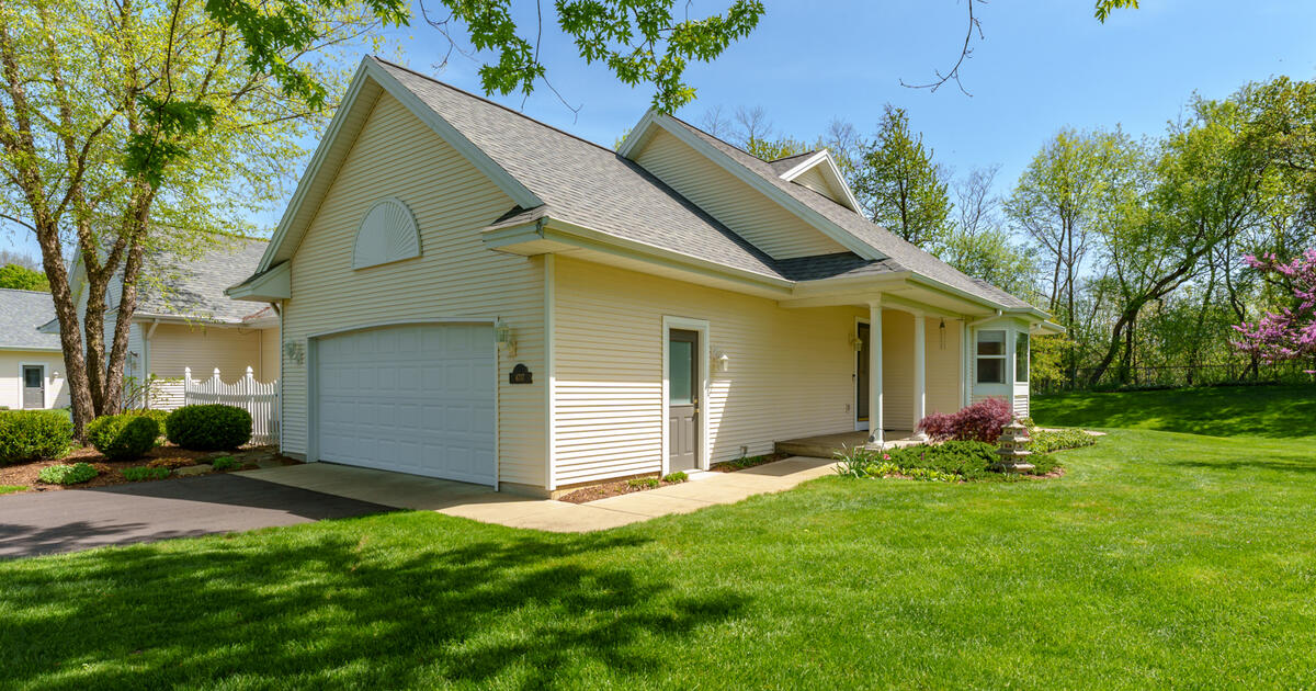 WEST SIDE CONDO 4717 Thistle Mill Ct, Kalamazoo, MI 49006 for 334000