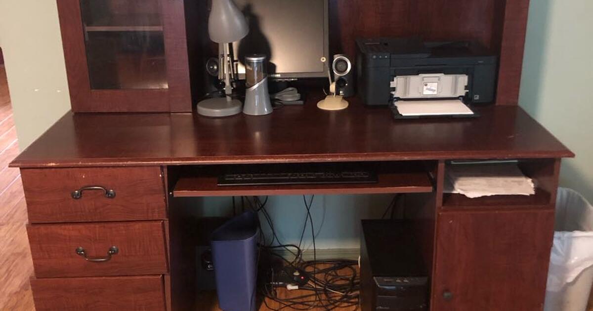 Desk w/ hutch for 90 in Huntsville, AL For Sale & Free — Nextdoor