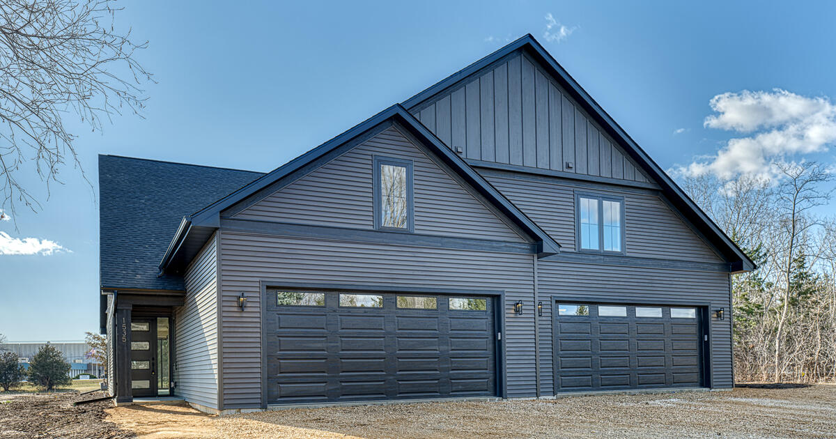 New Twin Home For Sale Hudson for 475000 in Hudson, WI For Sale