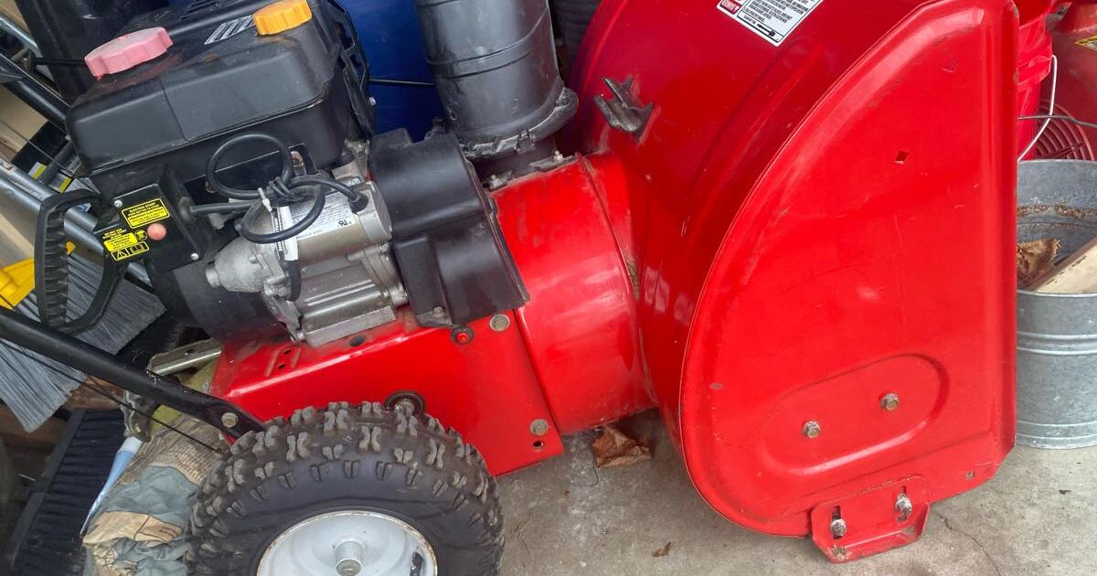 Yard Machine Snow Blower 24” for 450 in Bloomfield Hills, MI For