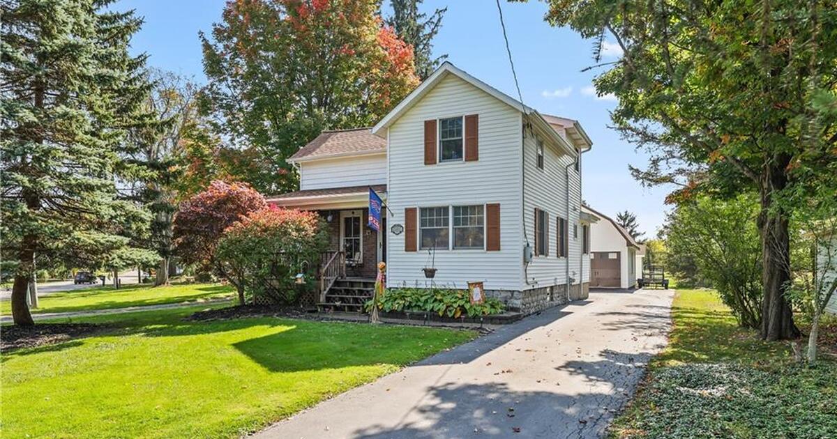 9351 Clarence Center Road, Clarence for 299900 in Buffalo, NY For