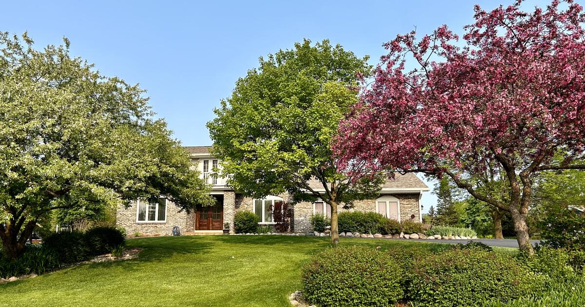 Brookfield home for sale by owner for 759 in Brookfield, WI Finds