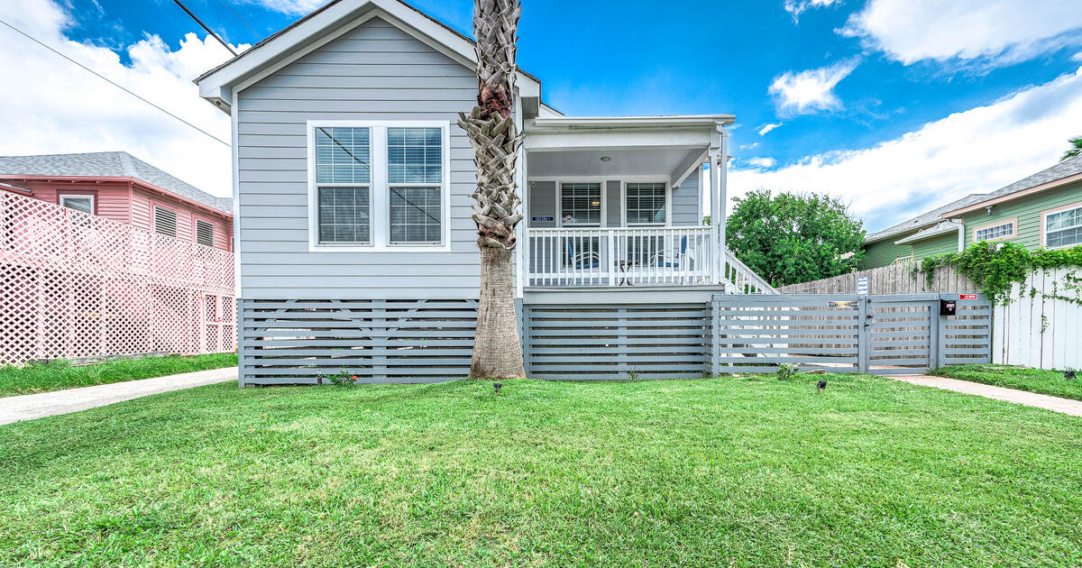 GALVESTON FOR LEASE2 BRs1.5 BTH House, Furnished, Bills Paid in