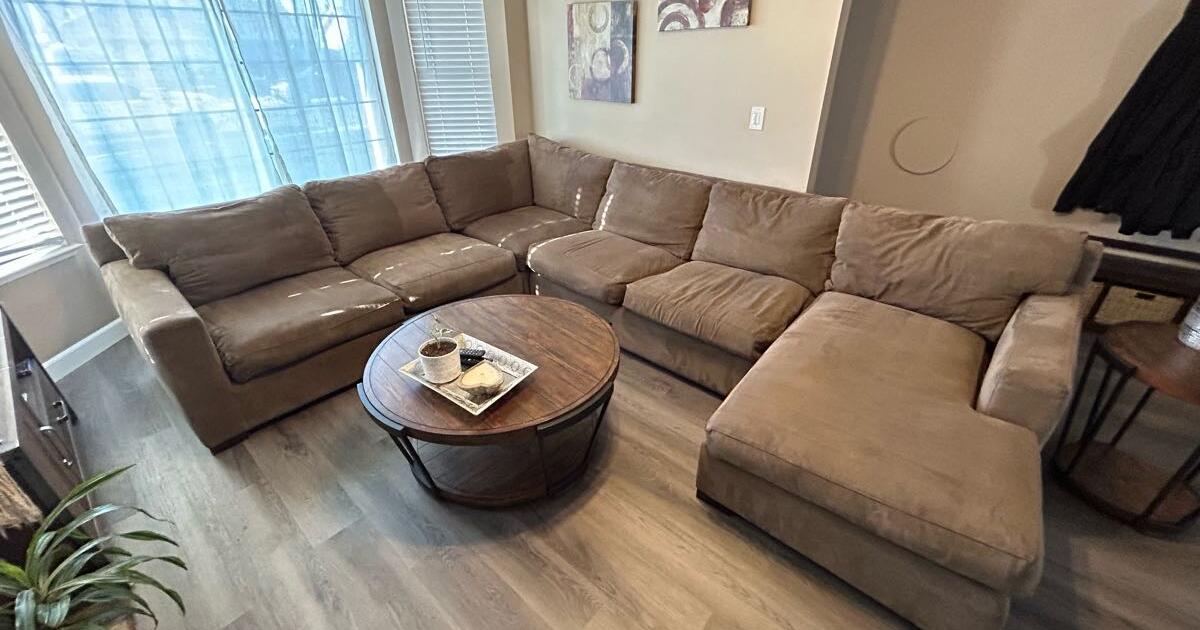 Crate and Barrel Sectional Couch for 850 in Roseville, CA Finds