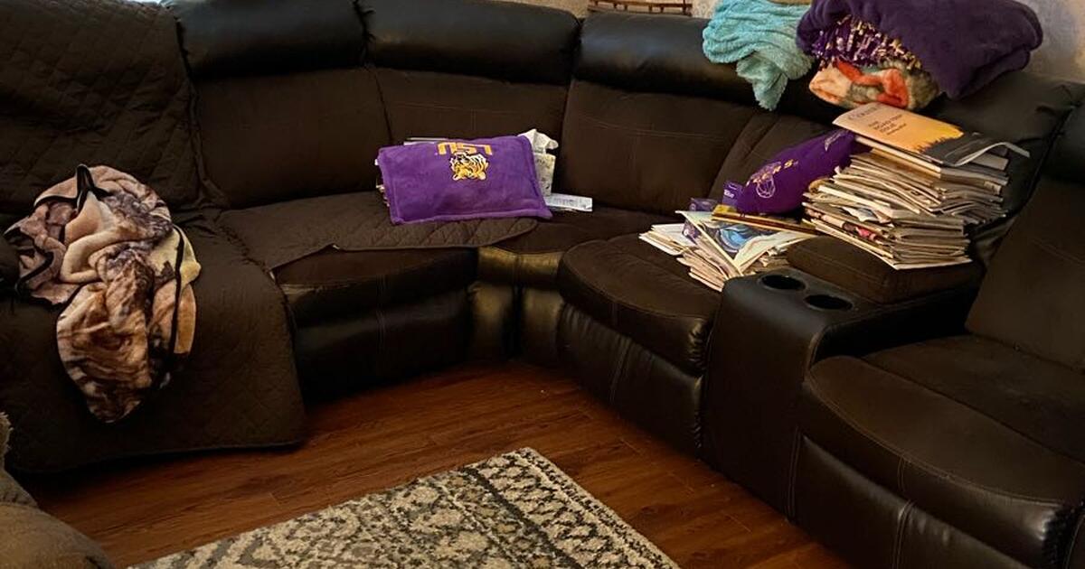 Free sectional sofa for Free in Baton Rouge, LA For Sale & Free