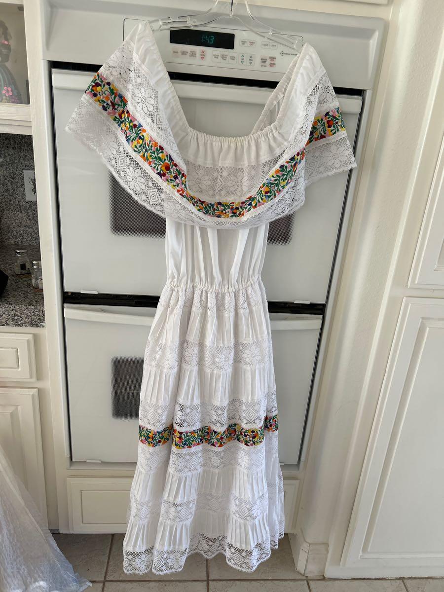 White Embroidered Dress Very Pretty Dress, No Size On It! For $35 In  Hollister, CA | For Sale & Free  Nextdoor