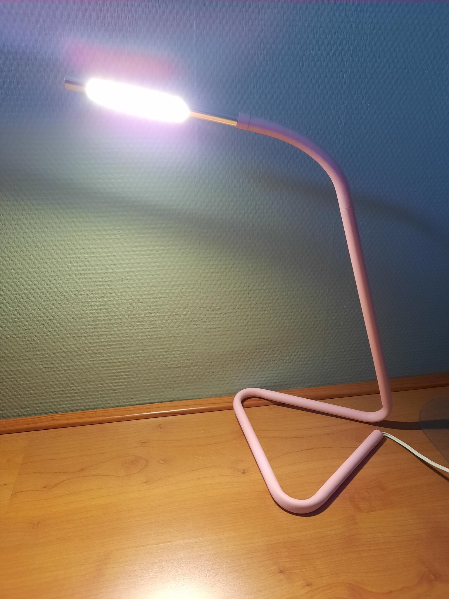 Scharnier decaan Dezelfde Ikea Bureaulamp Led Roze Voor 5 € In Nijmegen, GL | Gratis/Te Koop —  Nextdoor