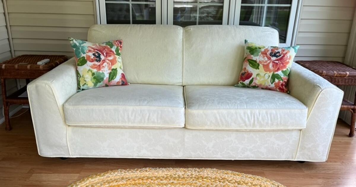 Leather loveseat hideabed for Free in Brooklyn Park, MN For Sale & Free — Nextdoor