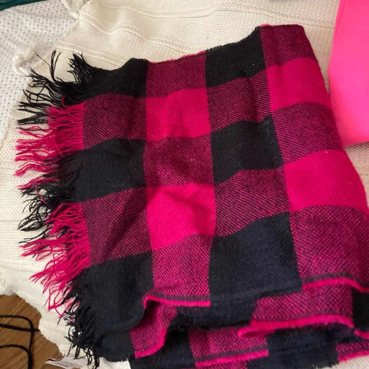 10 Warm Scarves For $5 In Louisville, KY